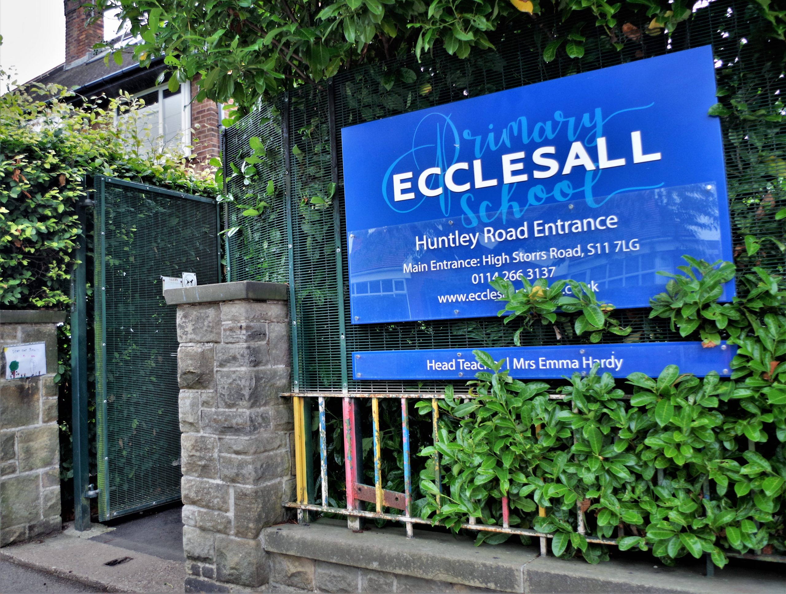 Ecclesall Primary School welcome sign.