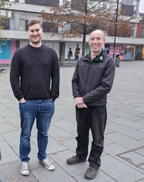 Councillors Martin Phipps and Douglas Johnson in Barker's Pool